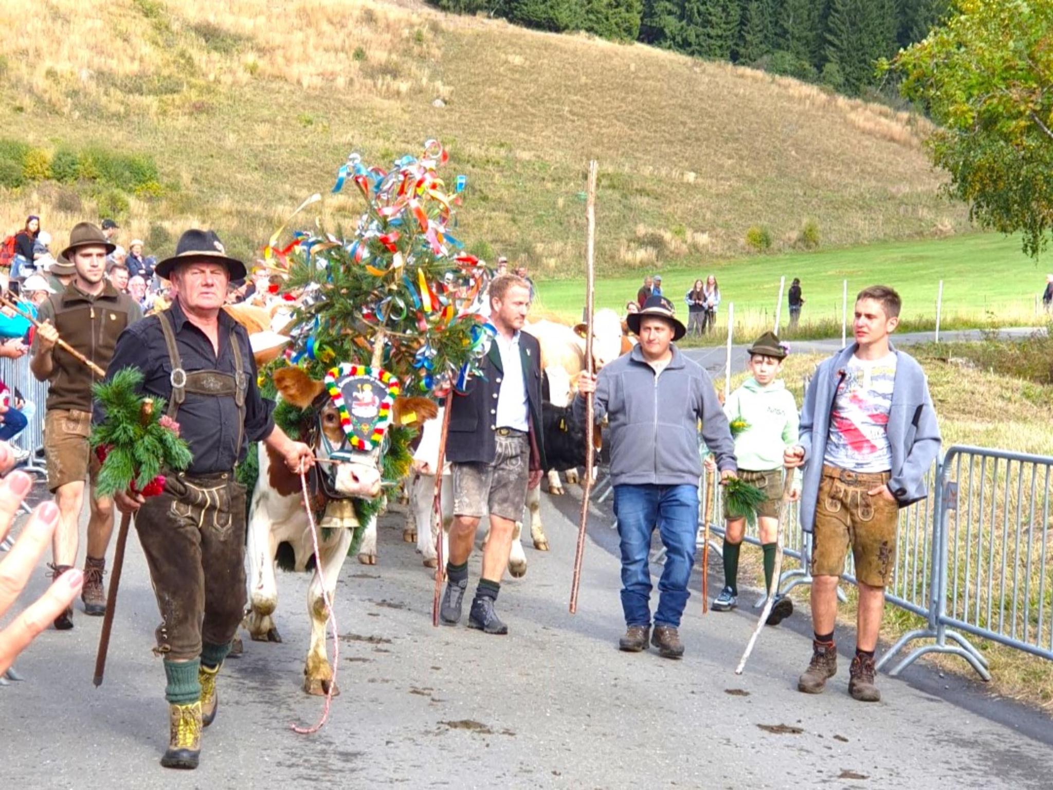 32859