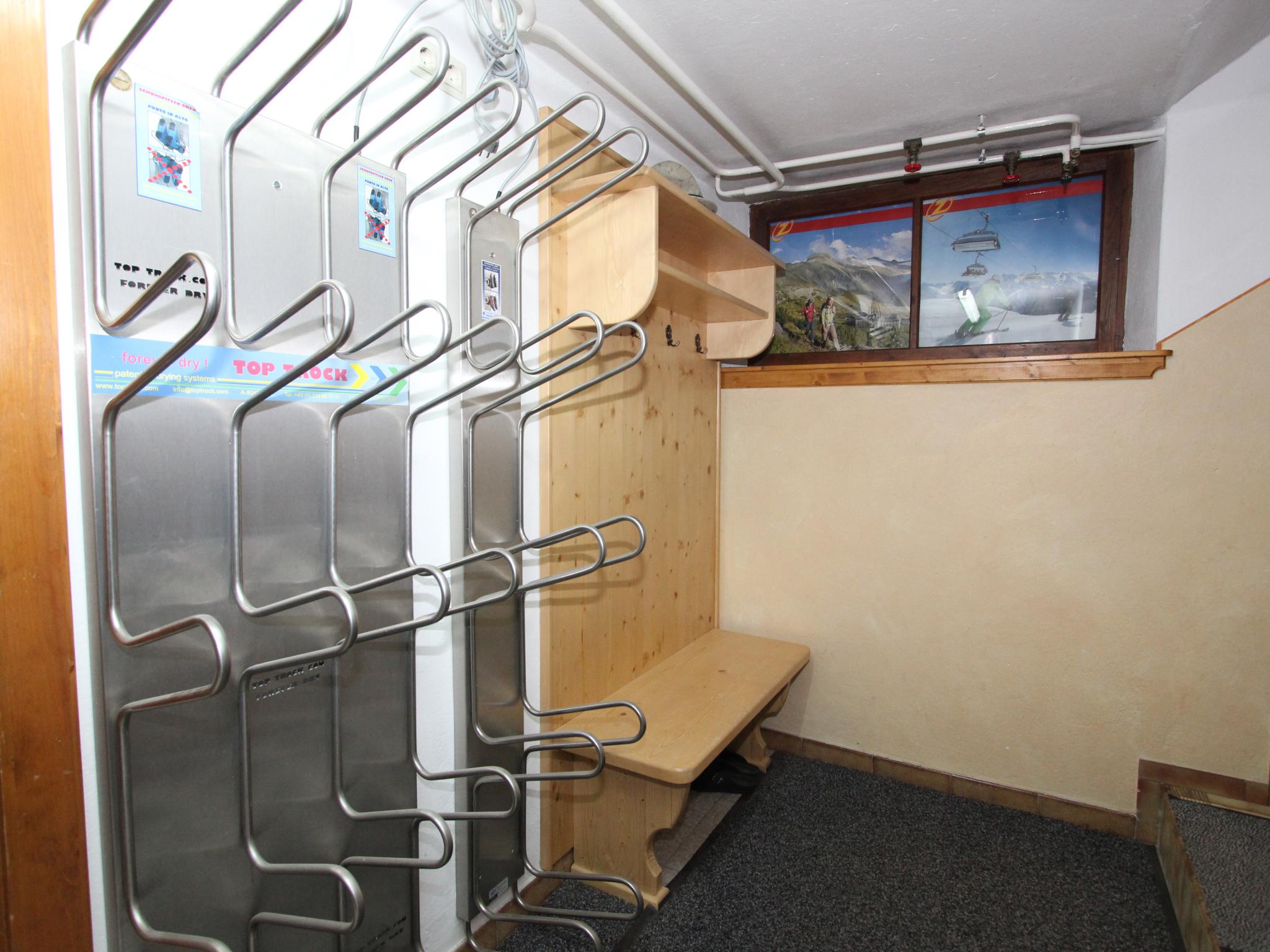 46073