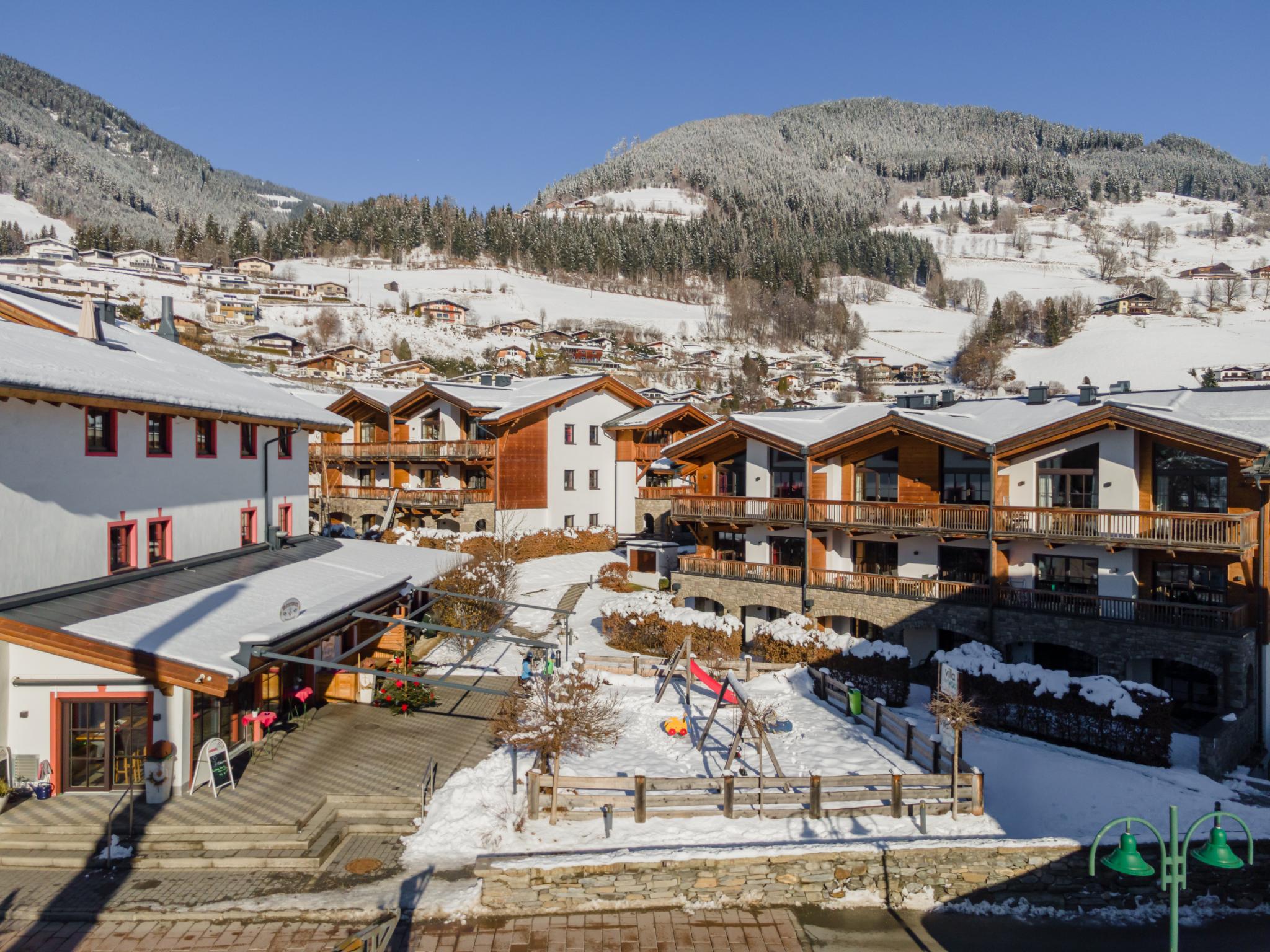 27527