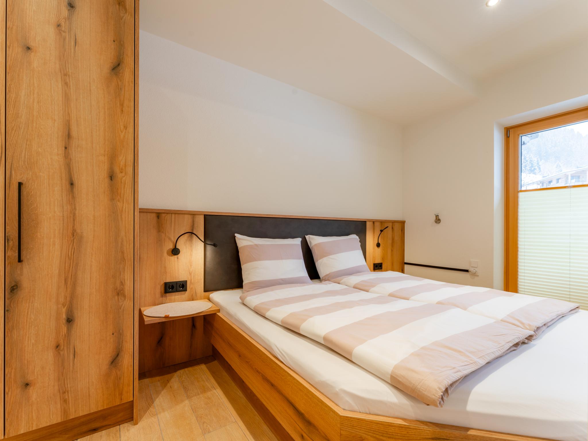 30434