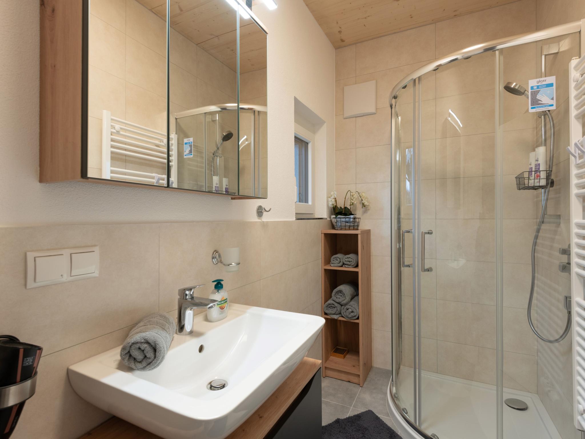 71976