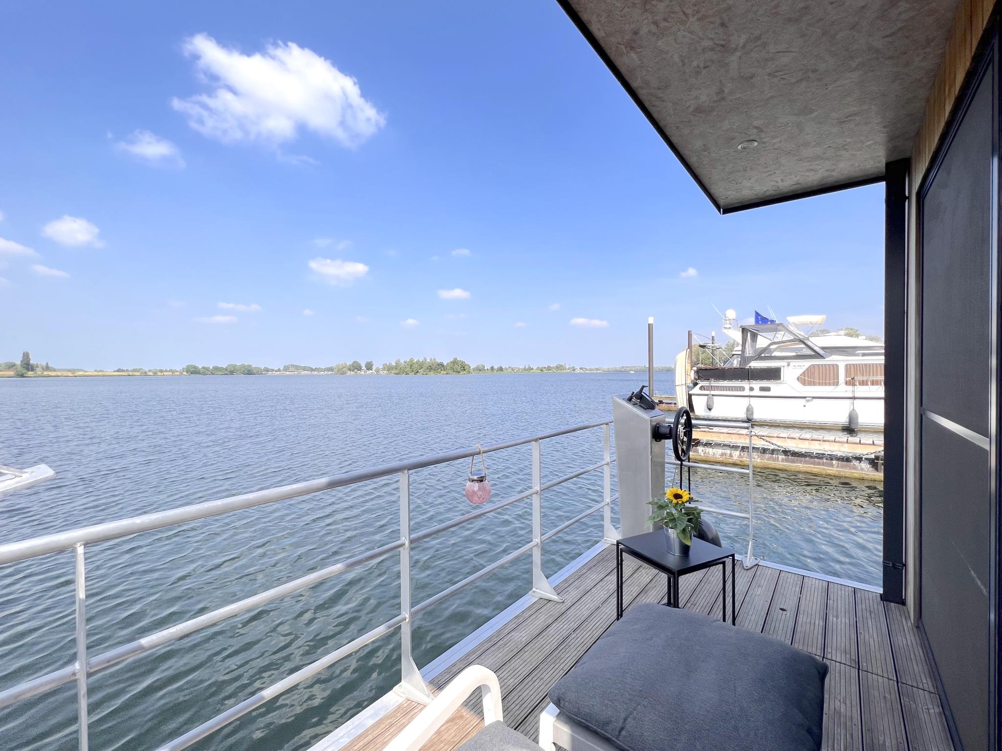 Jopies Houseboat
