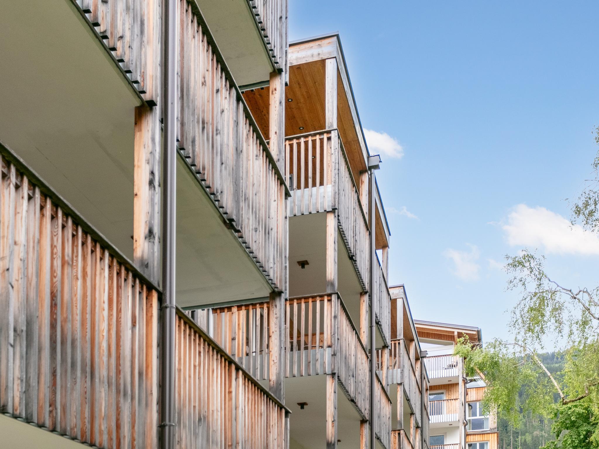 97313